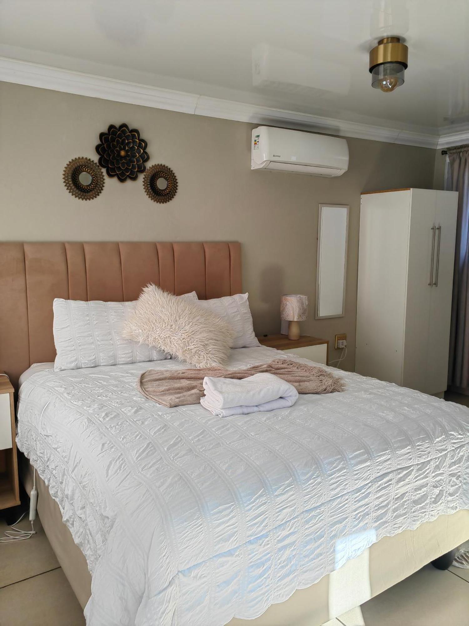 Back Of The Moon Guesthouse Kuruman Luaran gambar