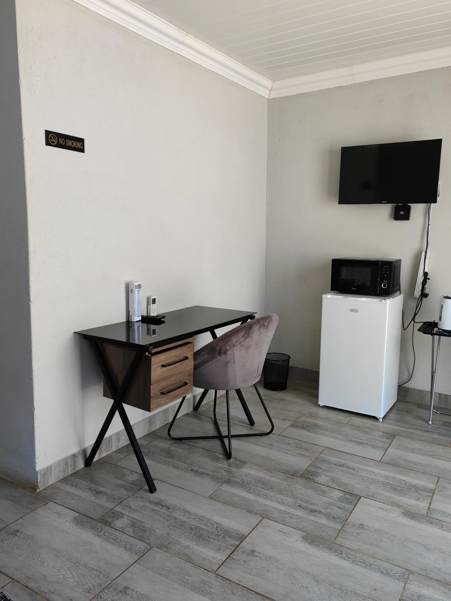 Back Of The Moon Guesthouse Kuruman Luaran gambar