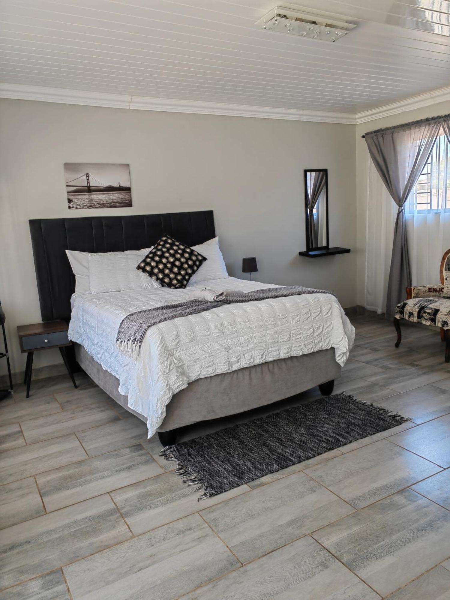Back Of The Moon Guesthouse Kuruman Luaran gambar